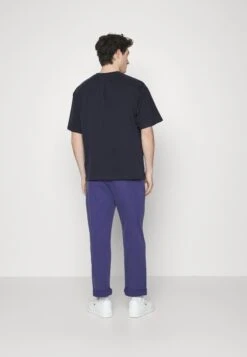 Pier One T-Shirt Basic - Dark Blue 11 Pier One T-Shirt Basic - Dark Blue -Pier One 03c7a95637cf43e7b55469991e1307b8