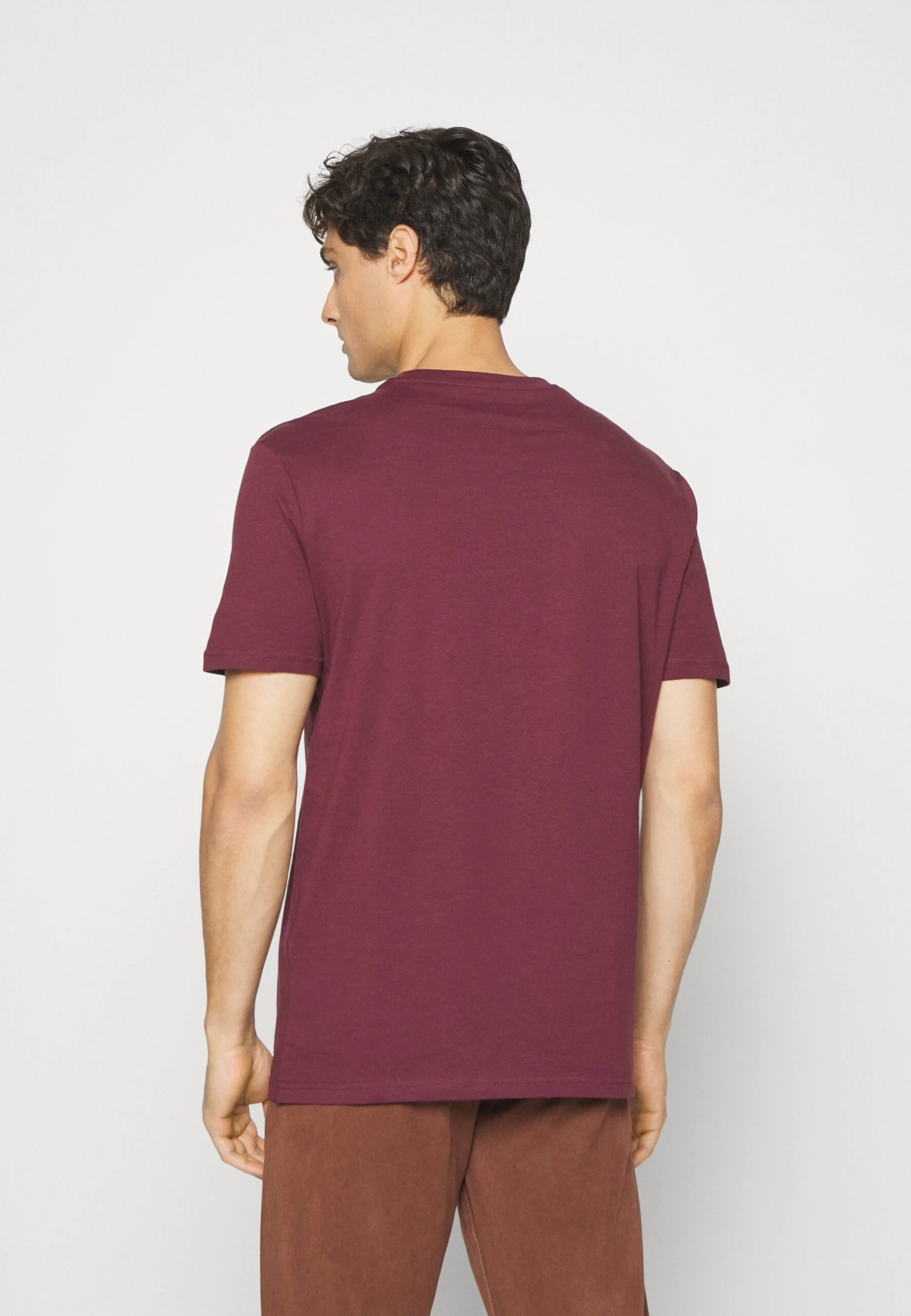 Pier One 3 Pack - T-Shirt Basic - Off-White/Bordeaux/Mint 4 Pier One 3 Pack - T-Shirt Basic - Off-White/Bordeaux/Mint - Afbeelding 2