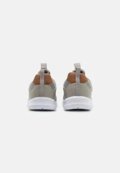Pier One Sneakers Laag - Light Grey 10 Pier One Sneakers Laag - Light Grey -Pier One b32d823083954dad9c3bfe71ef720aca