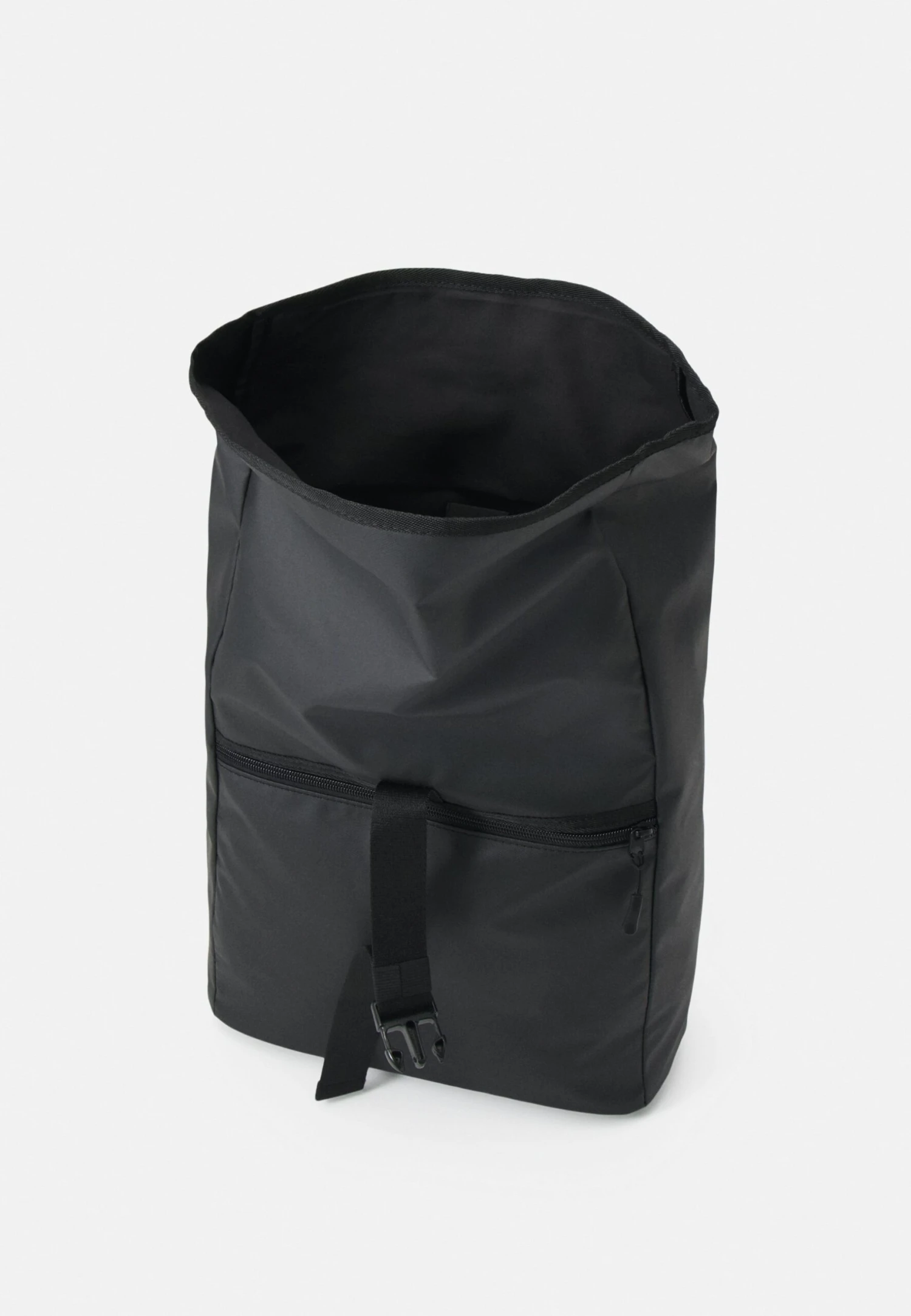 Pier One Tarpaulin Water Repellent Unisex - Rugzak - Black 5 Pier One Tarpaulin Water Repellent Unisex - Rugzak - Black - Afbeelding 3