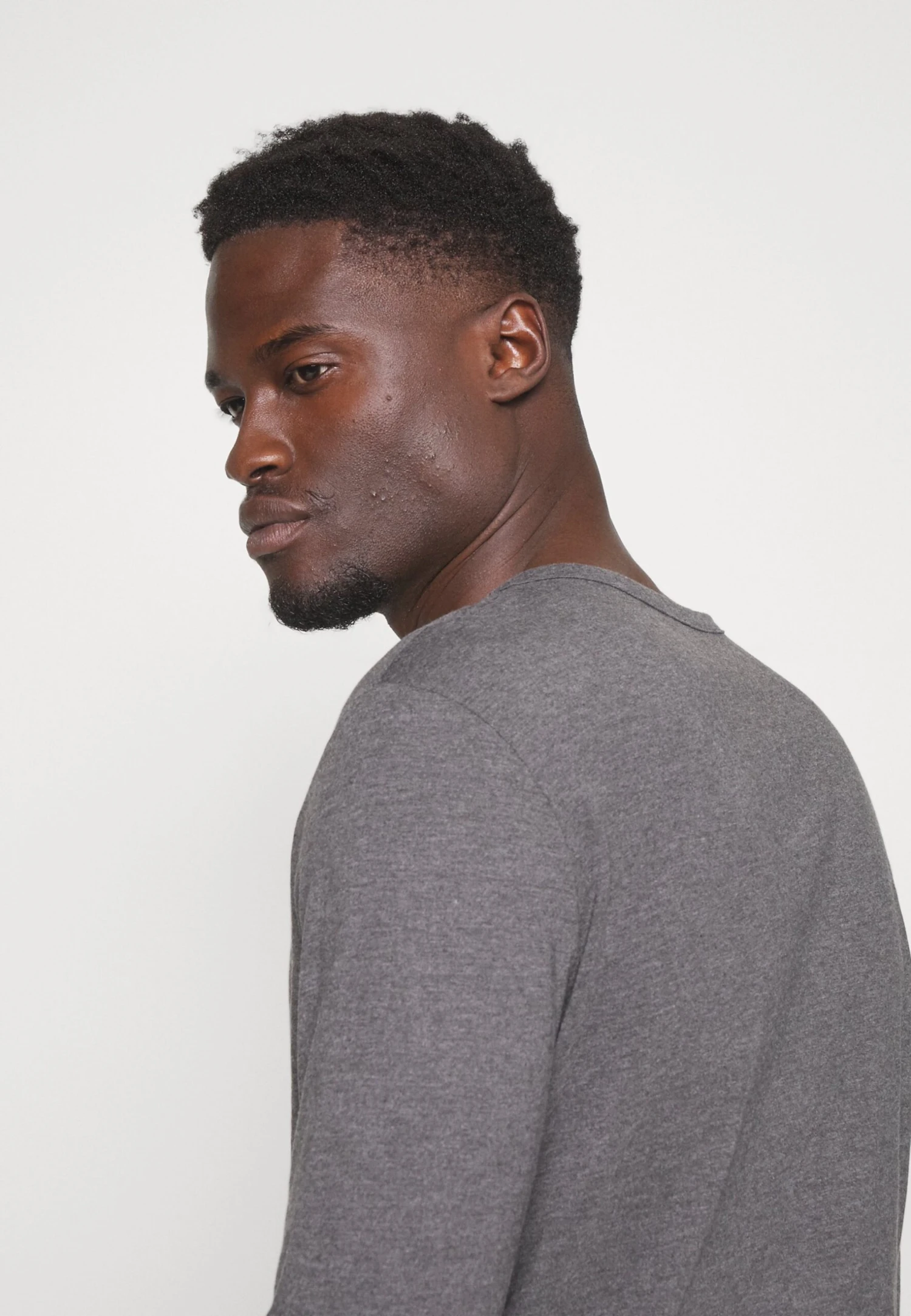 Pier One Longsleeve - Dark Grey Melange 6 Pier One Longsleeve - Dark Grey Melange - Afbeelding 4