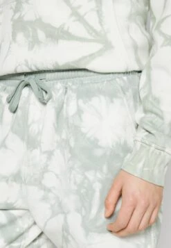 Pier One Shorts - Green 13 Pier One Shorts - Green -Pier One ddfcbbe17eeb496298c7947389116599