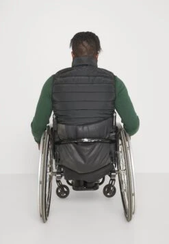 Pier One Bodywarmer - Black 18 Pier One Bodywarmer - Black -Pier One e1569b065acd421d8dc99bfc16261b20