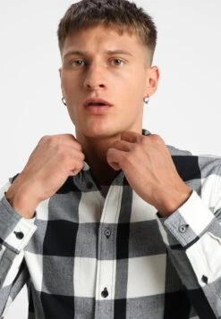 Pier One Overhemd - Black/White 11 Pier One Overhemd - Black/White -Pier One f53db08a39734cb0a9045c08ab5cf6e6