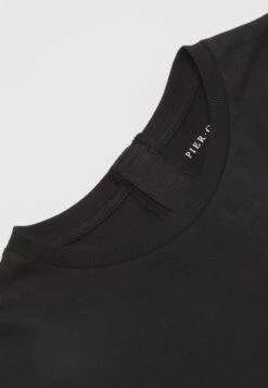 Pier One Longsleeve - Black 23 Pier One Longsleeve - Black -Pier One fa14fbc826864bf39a60e4a0d76aa3b0