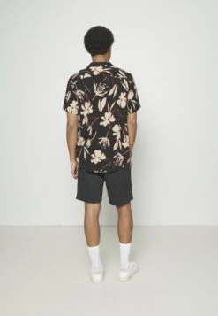 Pier One 2 Pack - Shorts - Olive/Black 10 Pier One 2 Pack - Shorts - Olive/Black -Pier One fd44b737848c4df581a8294c3b8851b1